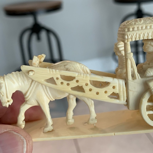 Vintage bone or Ivory carving - Picture 8 of 11